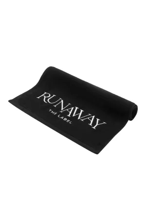 EMBROIDERED GYM TOWEL - BLACK